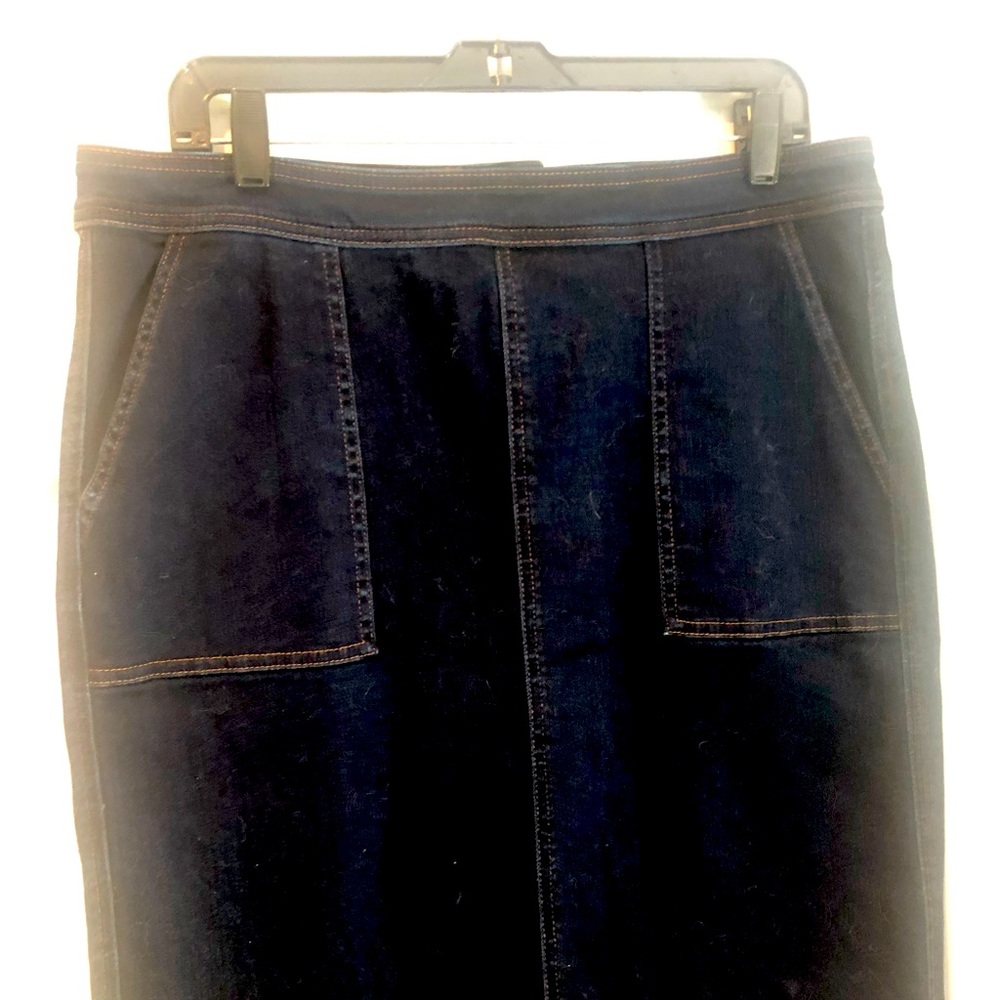 Land’s End size 12 Women’s jean skirt - great condition!